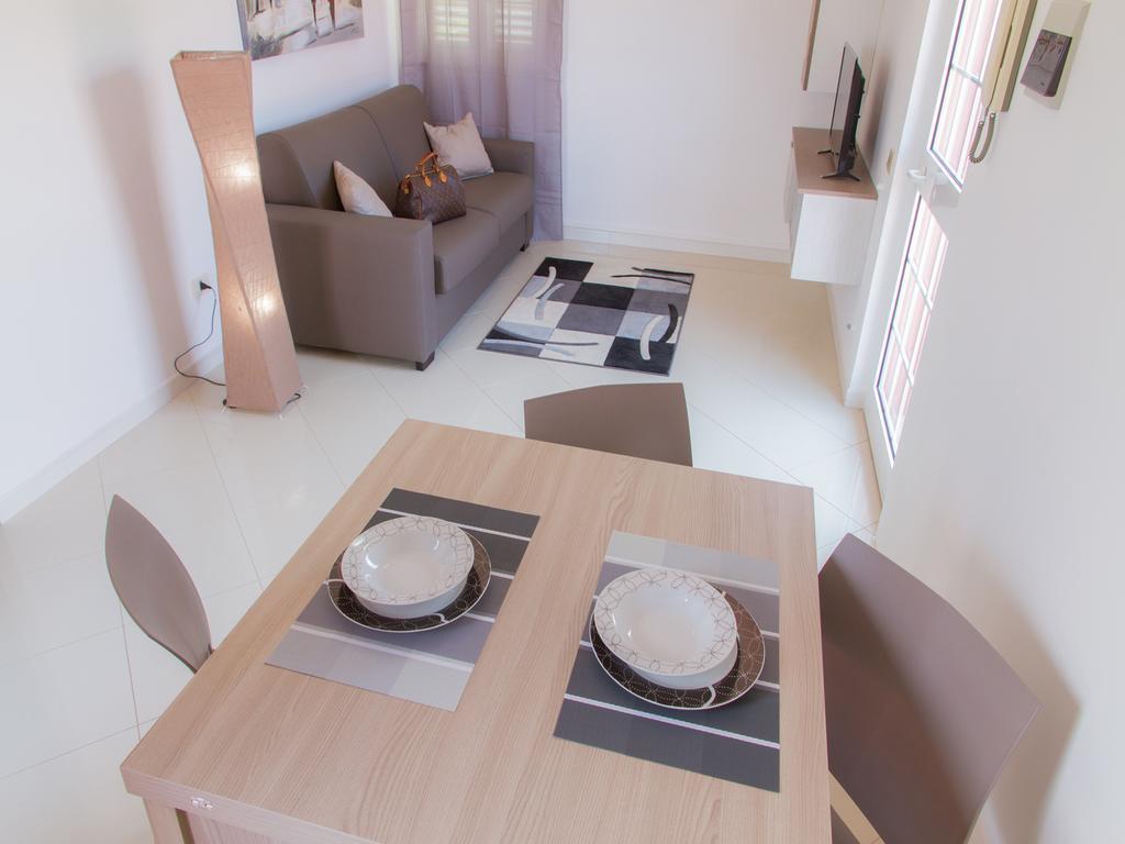 Gelso Bianco Apartments Campofelice Di Roccella Bagian luar foto