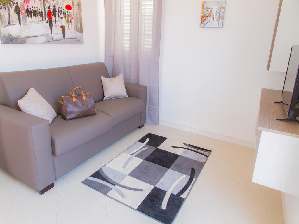 Gelso Bianco Apartments Campofelice Di Roccella Bagian luar foto