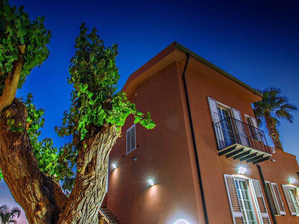 Gelso Bianco Apartments Campofelice Di Roccella Bagian luar foto